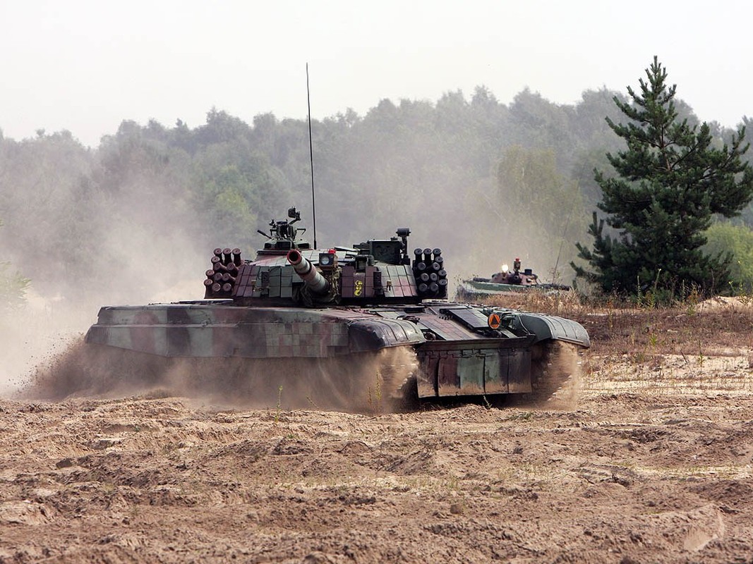 Bat ngo cach Ba Lan nhao nan T-72 thanh vu khi the ky 21-Hinh-6