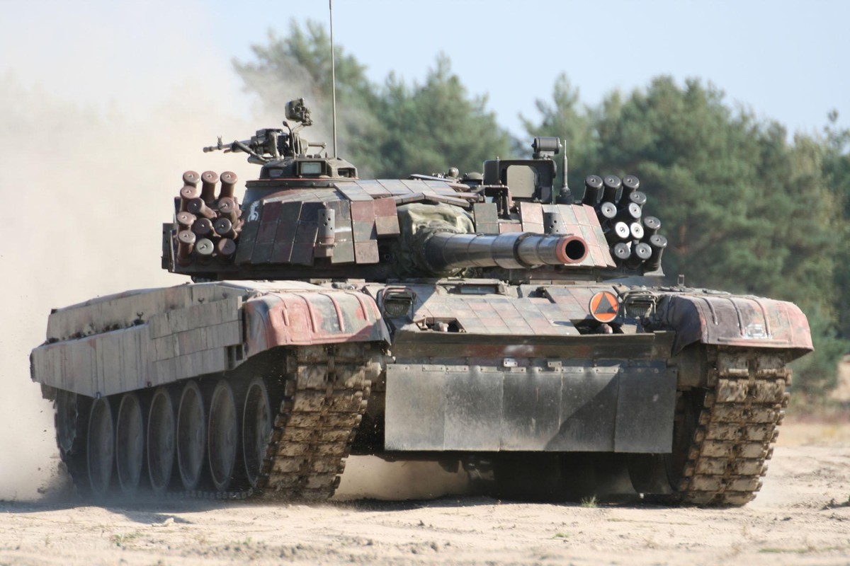 Bat ngo cach Ba Lan nhao nan T-72 thanh vu khi the ky 21