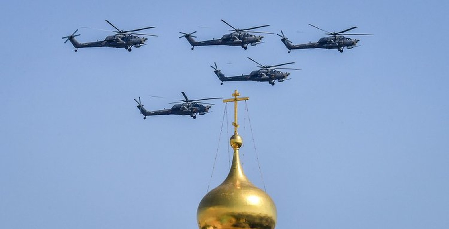 Loat vu khi Nga mang ra duyet binh khien ca chau Au run so-Hinh-8