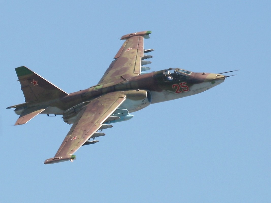 Cuong kich Su-25 roi tan tanh khien Nga dau dau tim nguyen nhan-Hinh-7