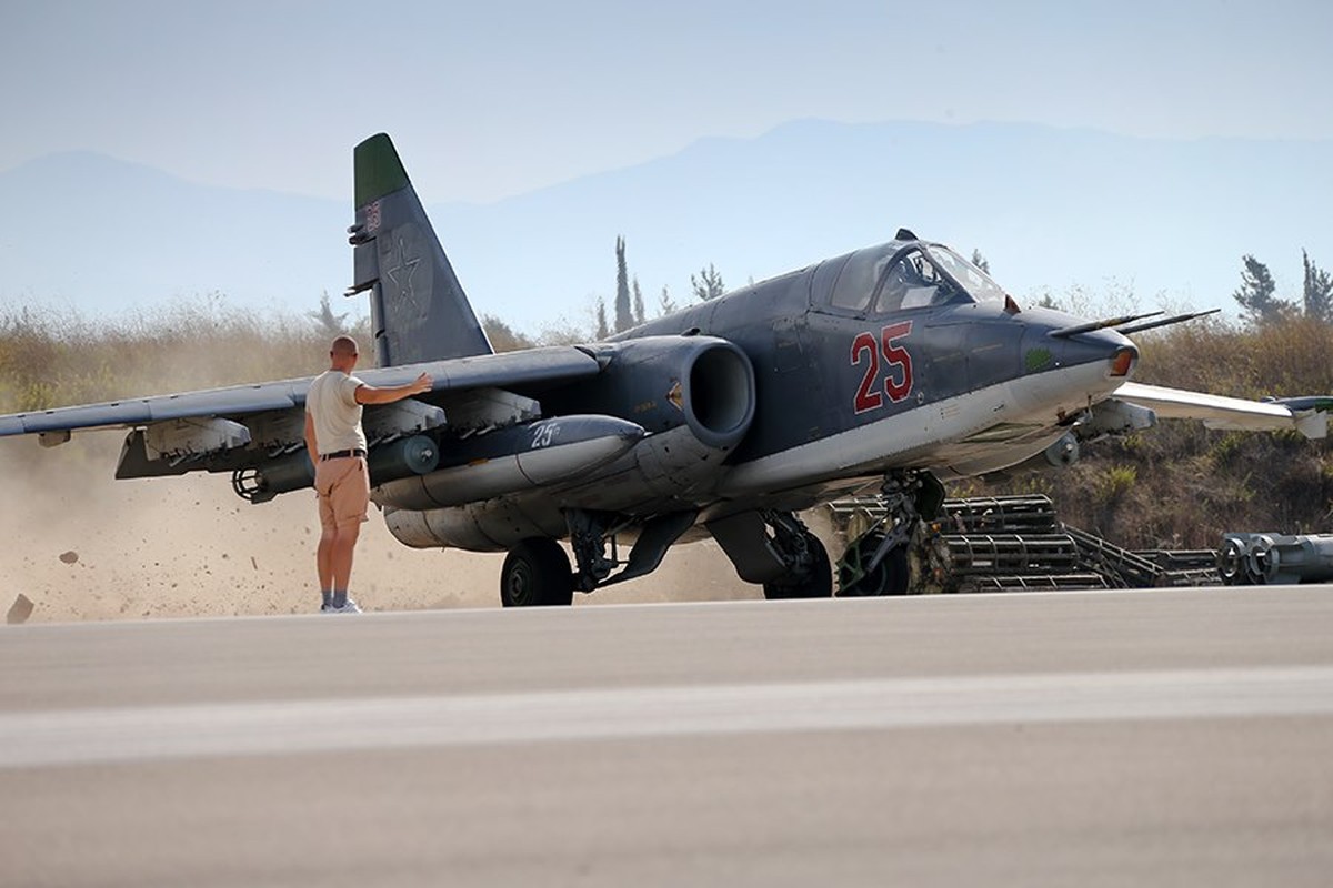 Cuong kich Su-25 roi tan tanh khien Nga dau dau tim nguyen nhan-Hinh-8