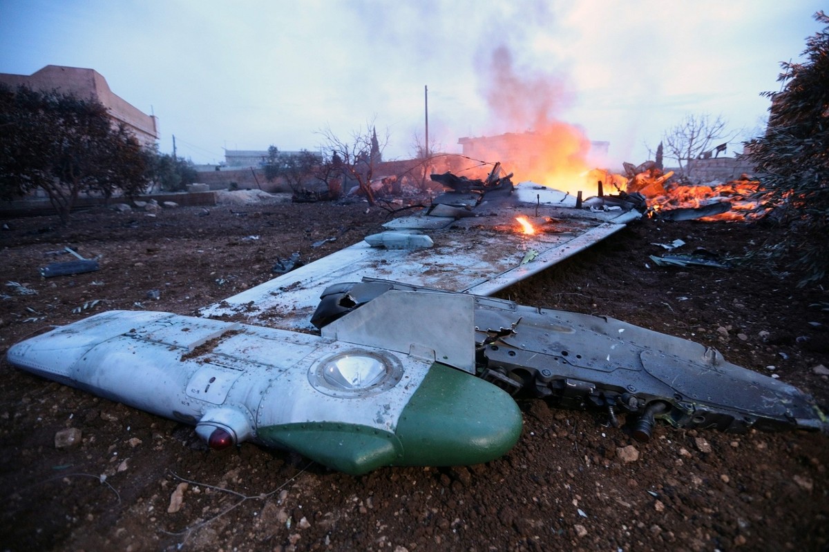 Cuong kich Su-25 roi tan tanh khien Nga dau dau tim nguyen nhan