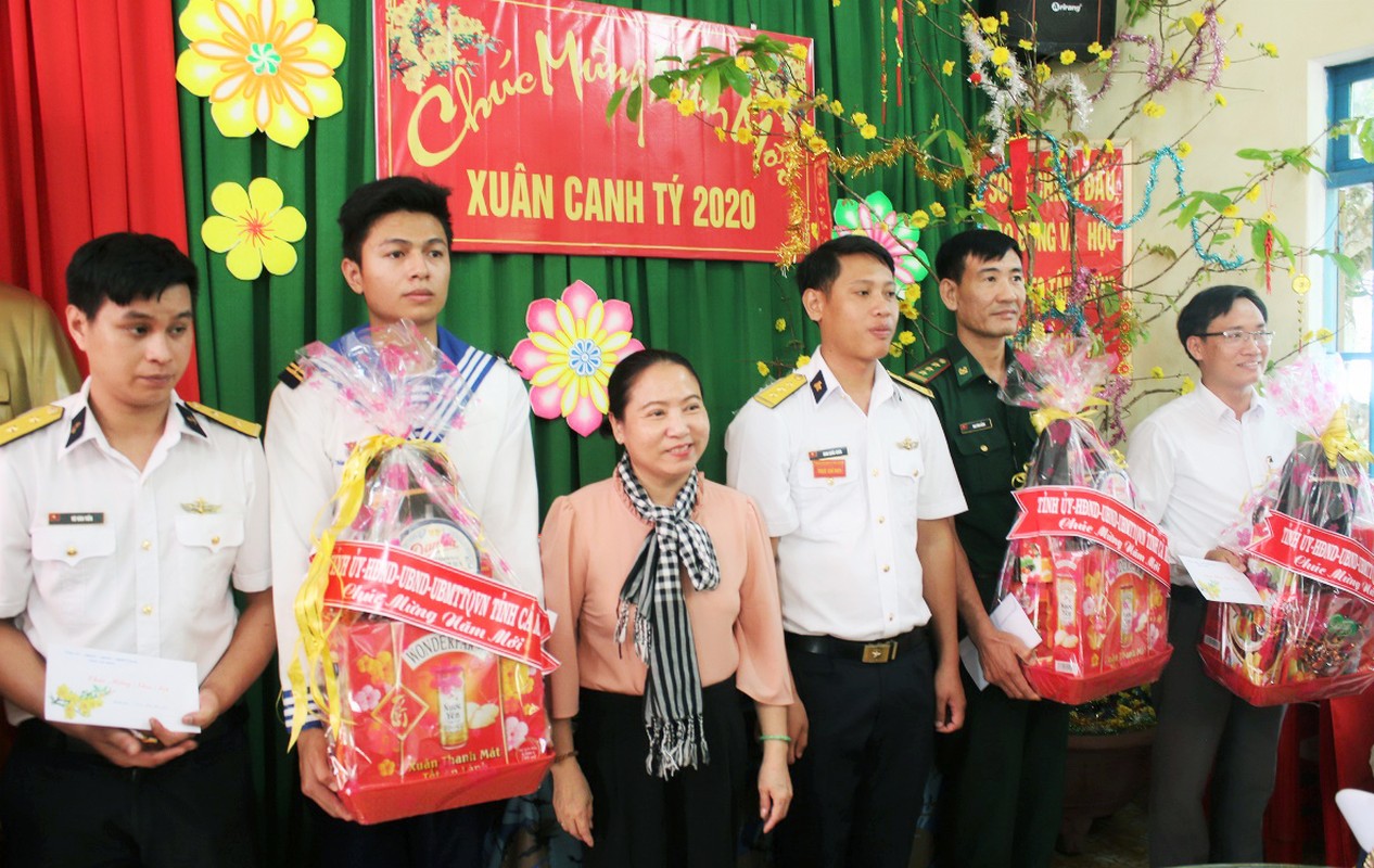 Linh tren vung dao Tay Nam To quoc don Tet Canh Ty 2020 ruc nang-Hinh-6