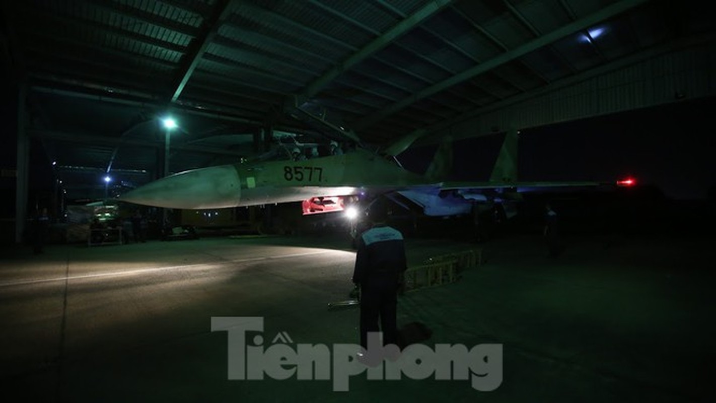 “Ho Mang Chua” Su-30MK2 cung thien binh canh giu bau troi To quoc tung canh dau nam-Hinh-10