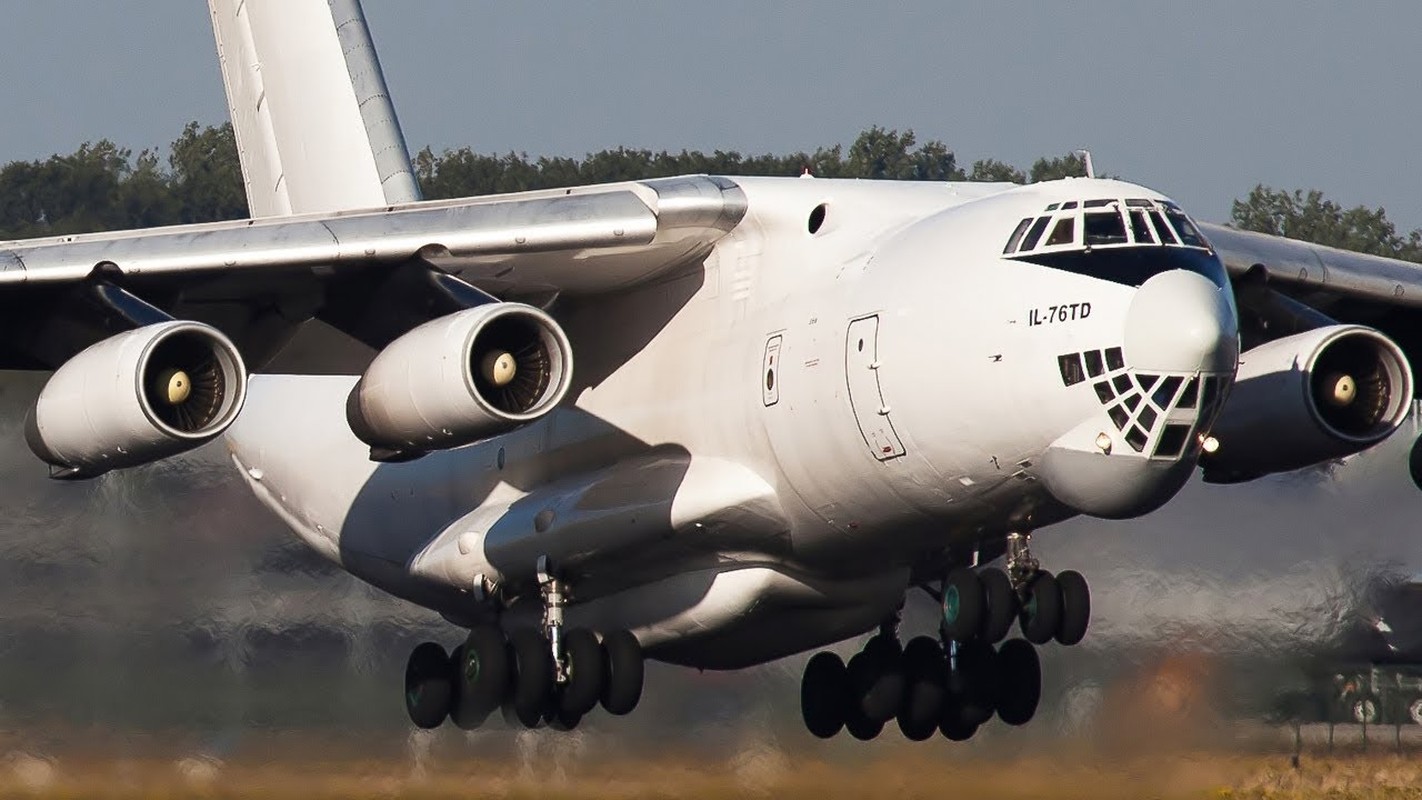 Viet Nam nen nhap bien may bay Il-76 Nga lam van tai co chien luoc?-Hinh-4
