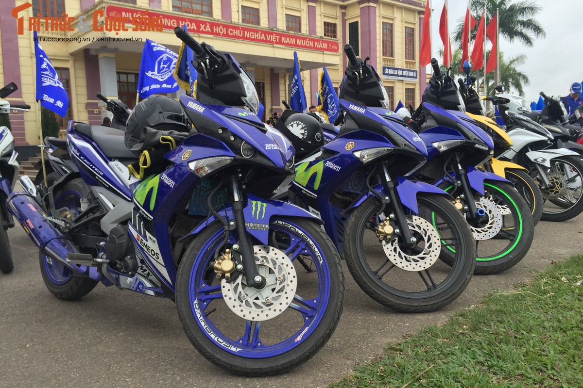 Hàng trăm xế nổ Yamaha Exciter rồng rắn tại Hải Dương