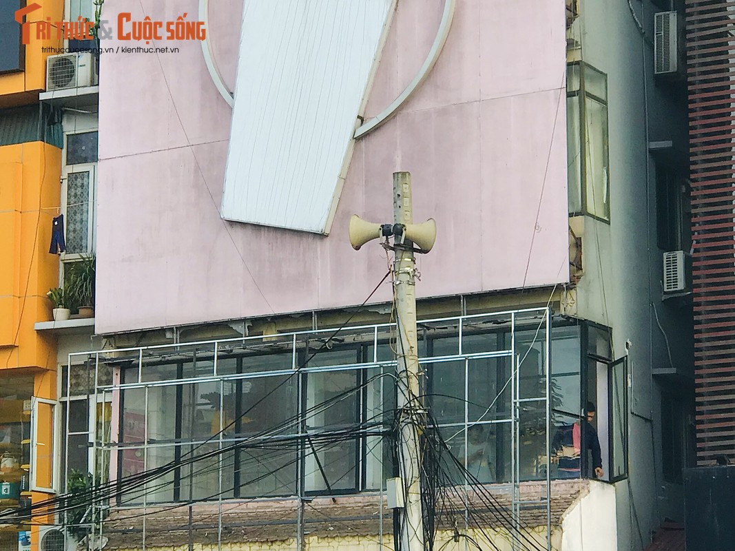 Cận cảnh dàn loa phường Thủ đô hiện như thế nào? - Hình 11 Can canh dan loa phuong Thu do hien nhu the nao?-Hinh-11