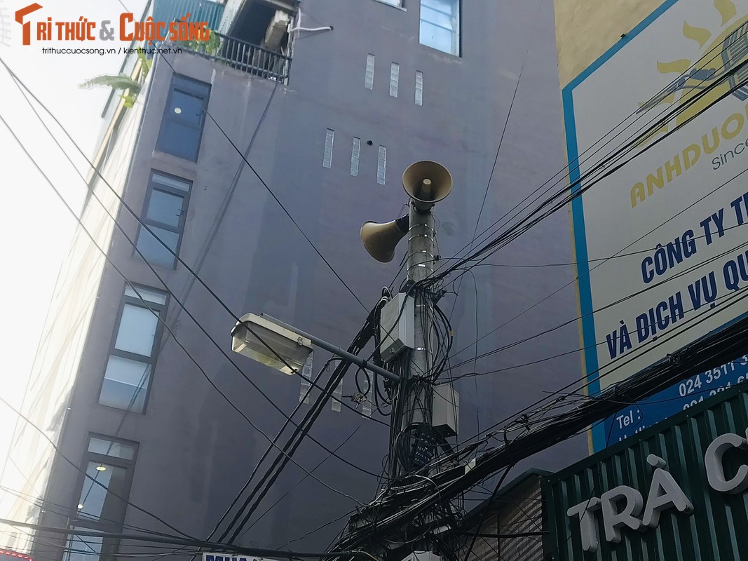 Cận cảnh dàn loa phường Thủ đô hiện như thế nào? - Hình 15 Can canh dan loa phuong Thu do hien nhu the nao?-Hinh-15