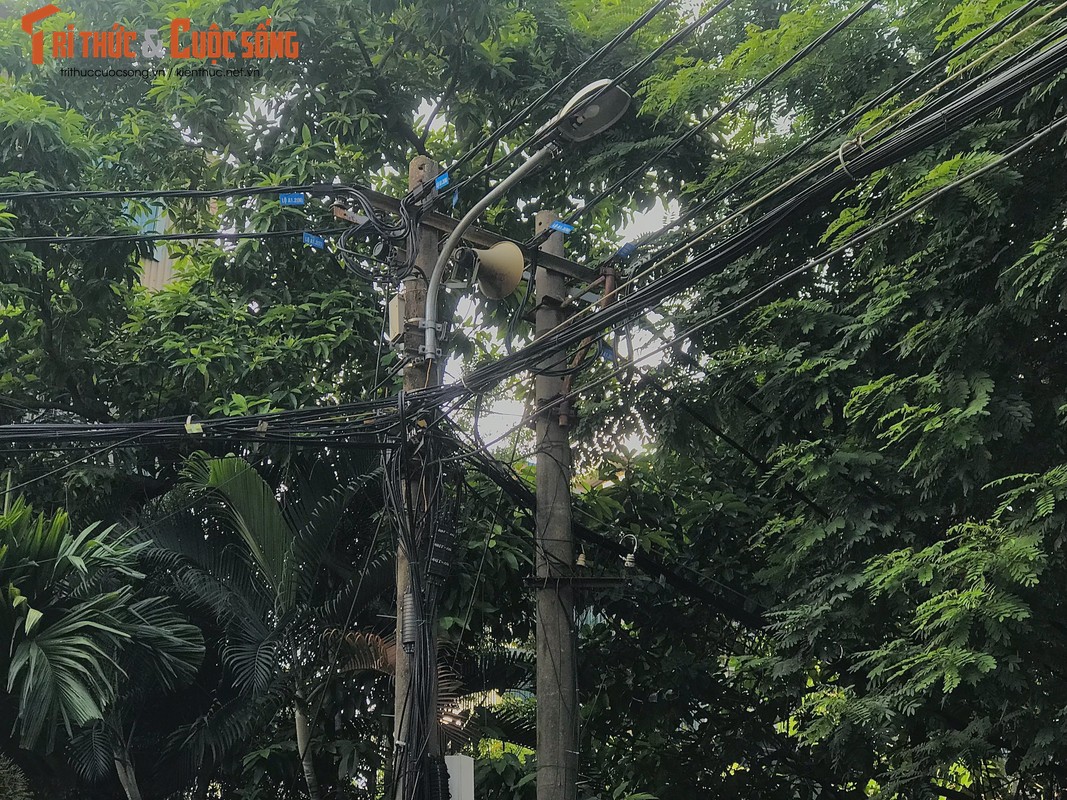 Cận cảnh dàn loa phường Thủ đô hiện như thế nào? Can canh dan loa phuong Thu do hien nhu the nao?