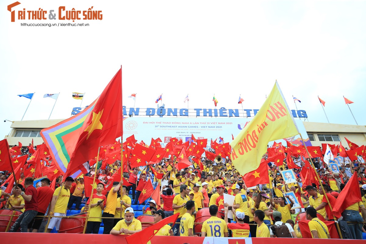 Khong co U23 Viet Nam, nguoi dan Nam Dinh van phu kin Thien Truong