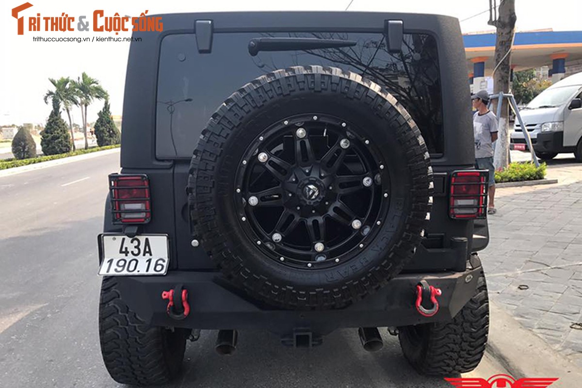 &quot;Soi&quot; Jeep Wrangler Unlimited Lifted gia 2,9 ty tai Da thanh-Hinh-3