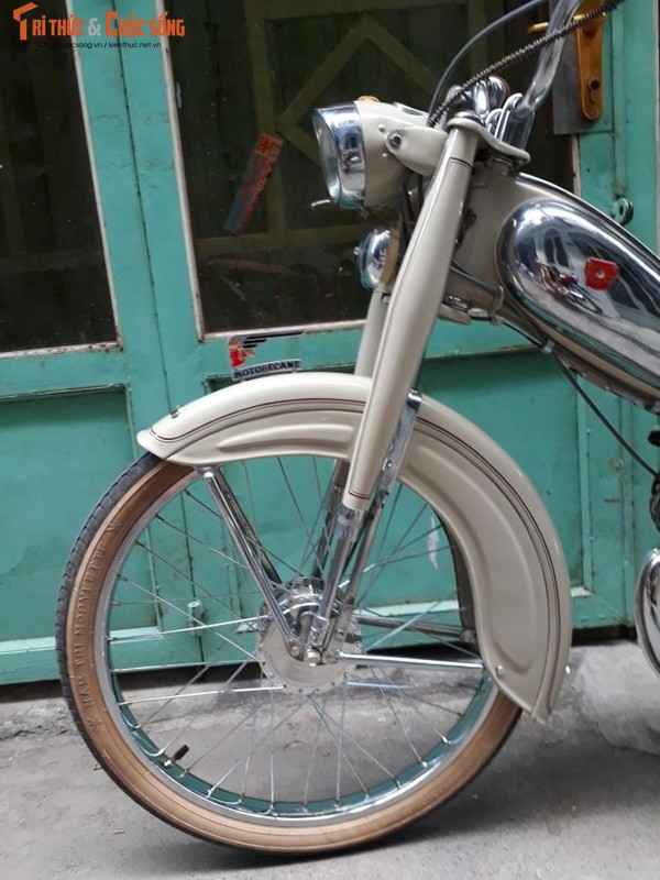 Xe máy đạp Mobylette huyền thoại giá chỉ 26 triệu đồng