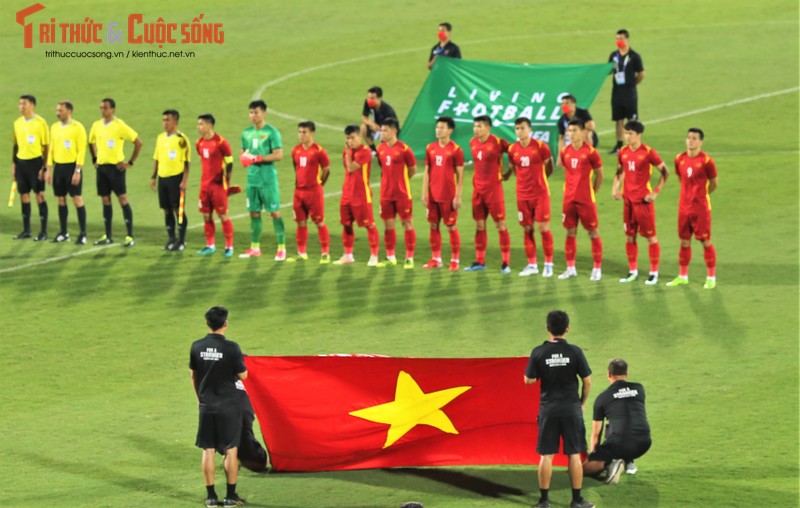 Thang nhe Myanmar, U23 Viet Nam vung ngoi dau bang SEA Games 31-Hinh-11